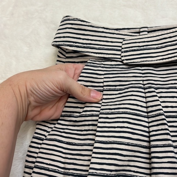 Outback Red Navy striped skirt size 10 with front pleats and belt with size zip - Picture 4 of 12